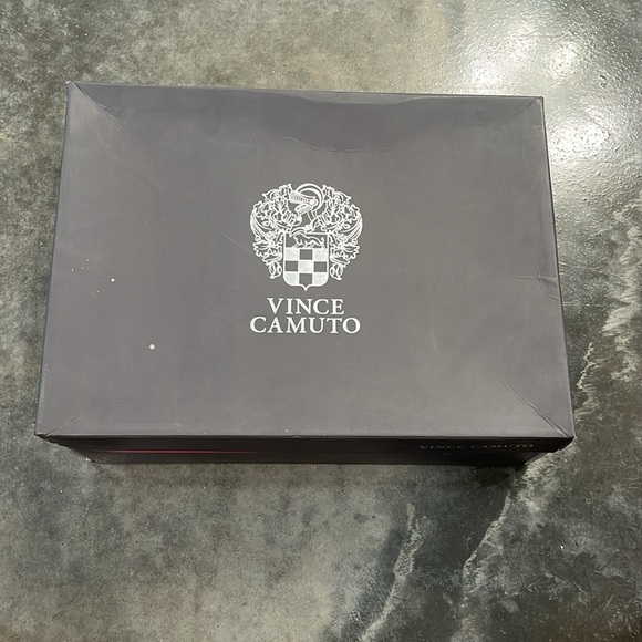 NWT Vince Camuto Women’s 6 1/2 VC-Pranika Wild Mushroom True Suede - Picture 2 of 9